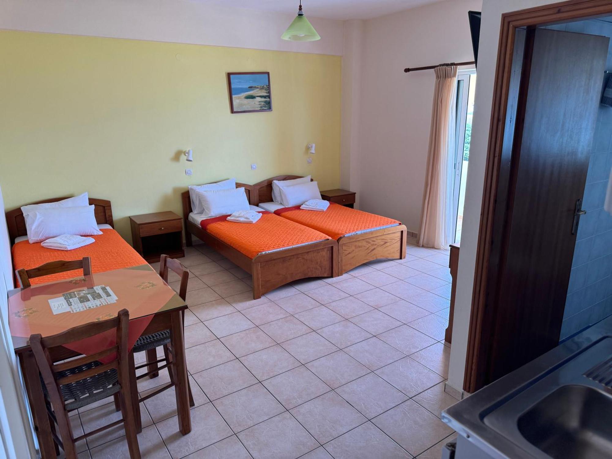 Michalis Studios Палеохора Экстерьер фото